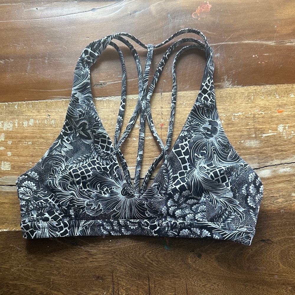lululemon athletica Black & White Strappy Floral Sports Bra